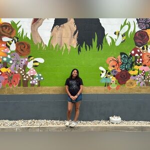 Hi! I’m Ruth 💛 Welcome to my closet! 🌻